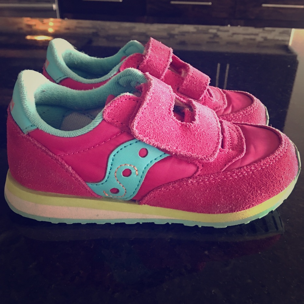 Girls Saucony shoes. Size 9.
